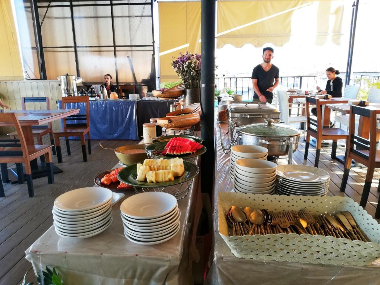 Navinda Chiangmai Hotell Chiang Mai Exteriör bild